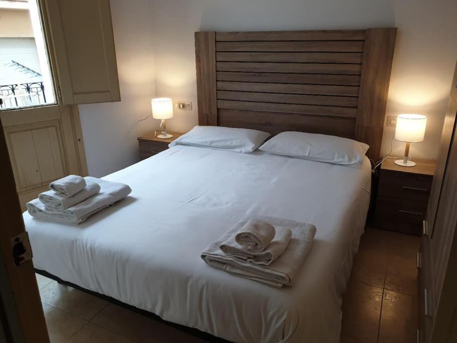 Casa Ramona Apartamento De Pueblo Con Patio En El Centro De Sant Joan 圣胡安-德拉斯阿巴德萨斯 外观 照片